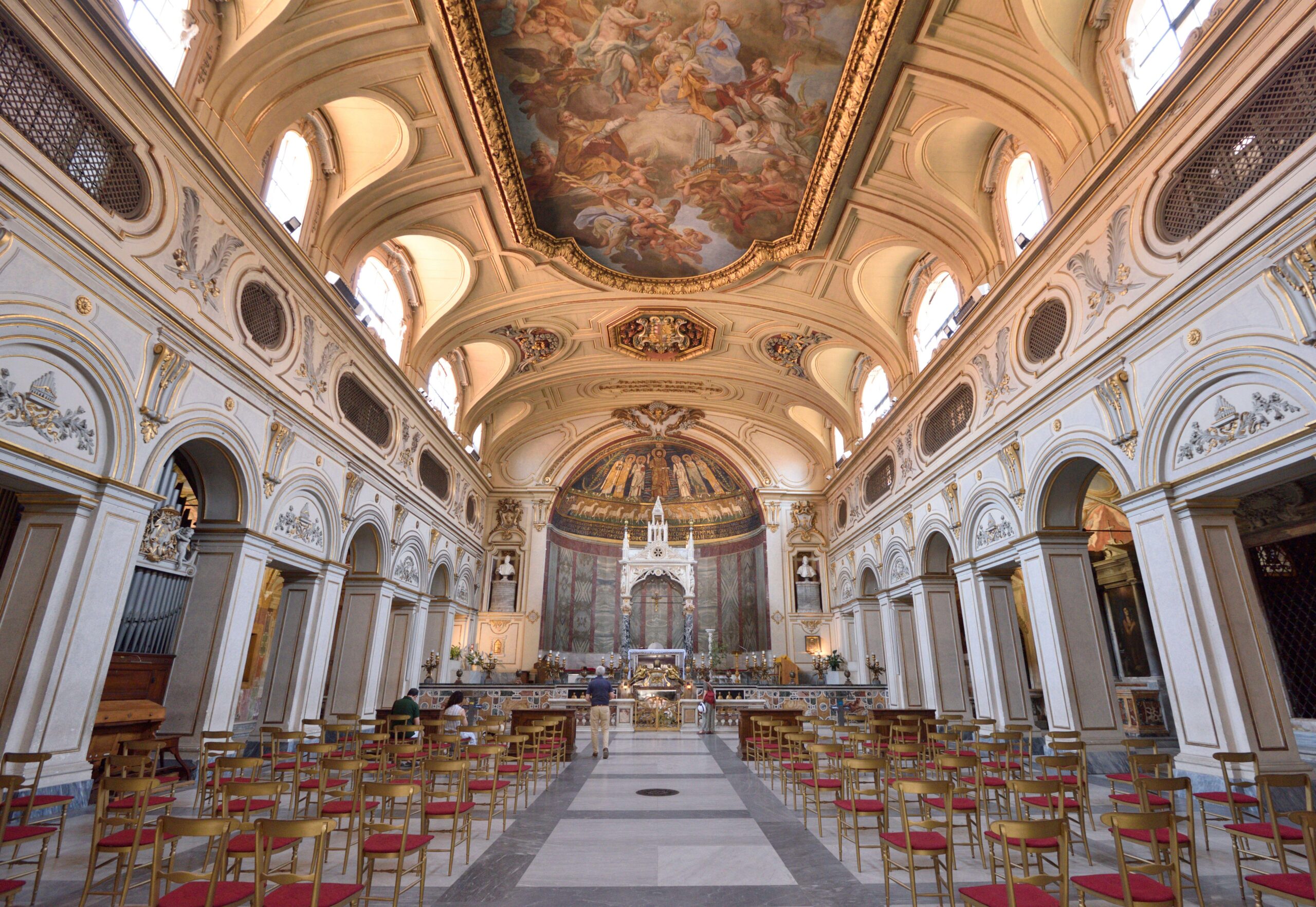 2PYNP7J Basilica of Santa Cecilia in Trastevere interior, Trastevere, Rome, Italy