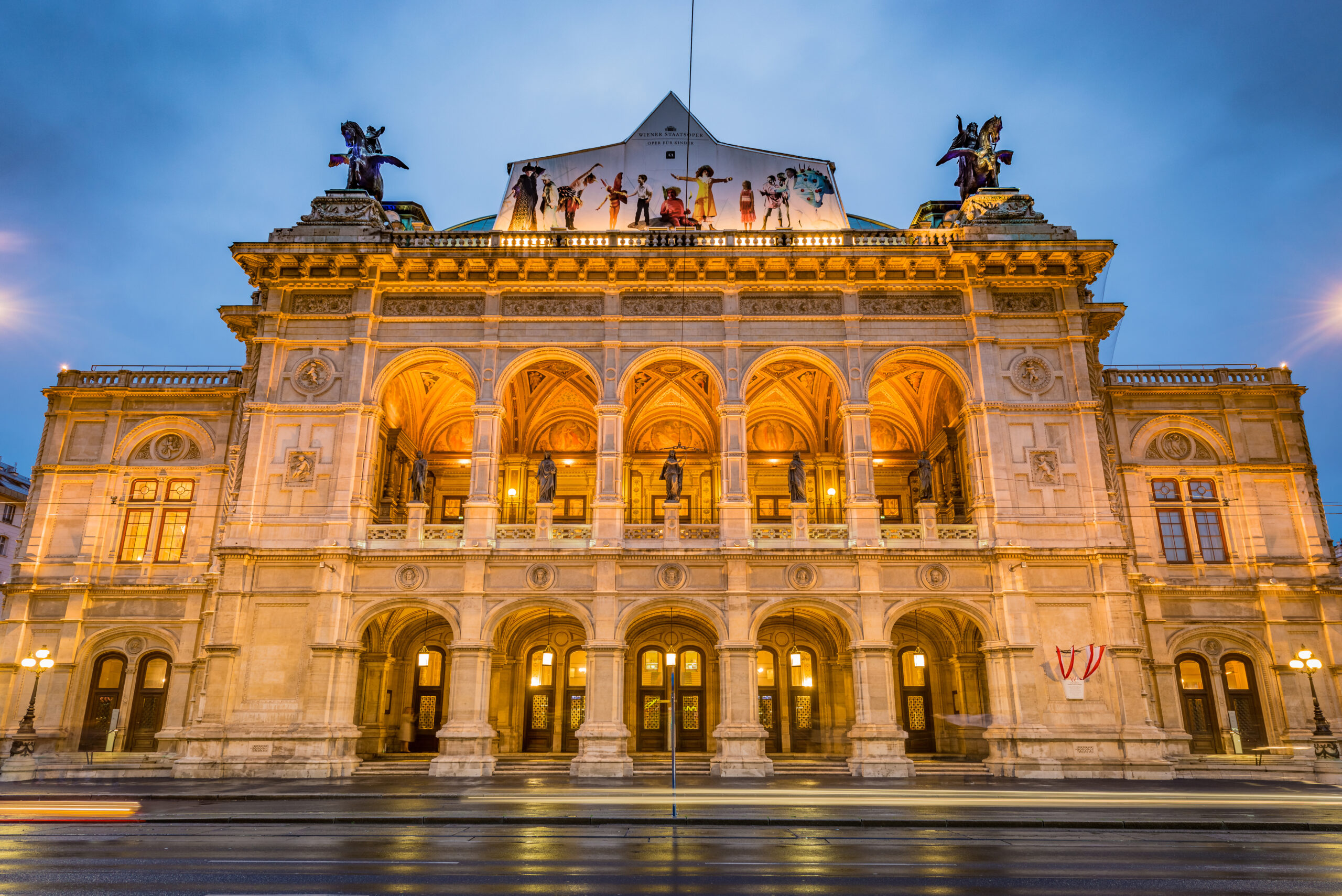 VIENNA, AT - MAY 23, 2015: The Vienna State Opera (Wiener Staatsoper) is an Austrian opera house and opera company based in Vienna, Austria.
